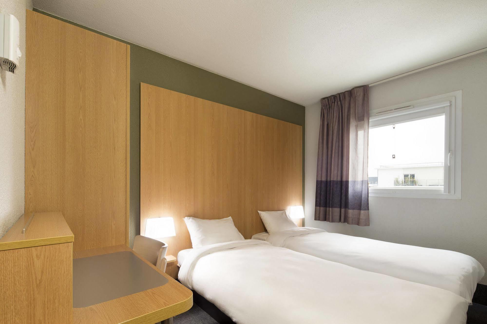 B&B Hotel Le Puy-En-Velay Vals-pres-le-Puy Dış mekan fotoğraf